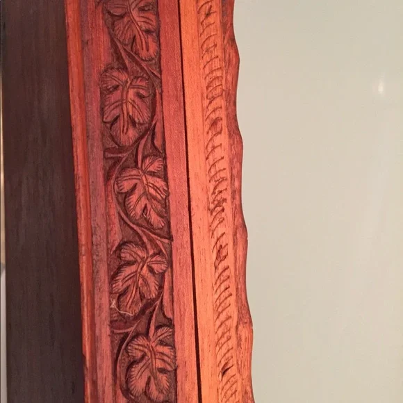 Unique heritage Hand carved solid walnut wood Chinar leaf Tie box Kashmir 14.5"